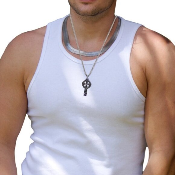 Vintage Celtic Cross Pendant Necklace – Silver Tone Trinity Knot Design - Picture 2 of 3